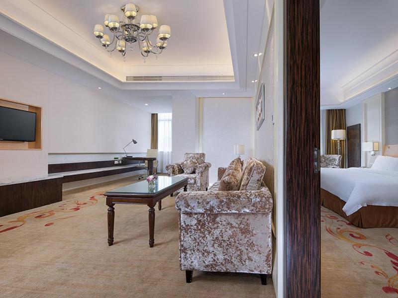 Vienna Hotel Jiangmen Heshan Huamao Exterior foto